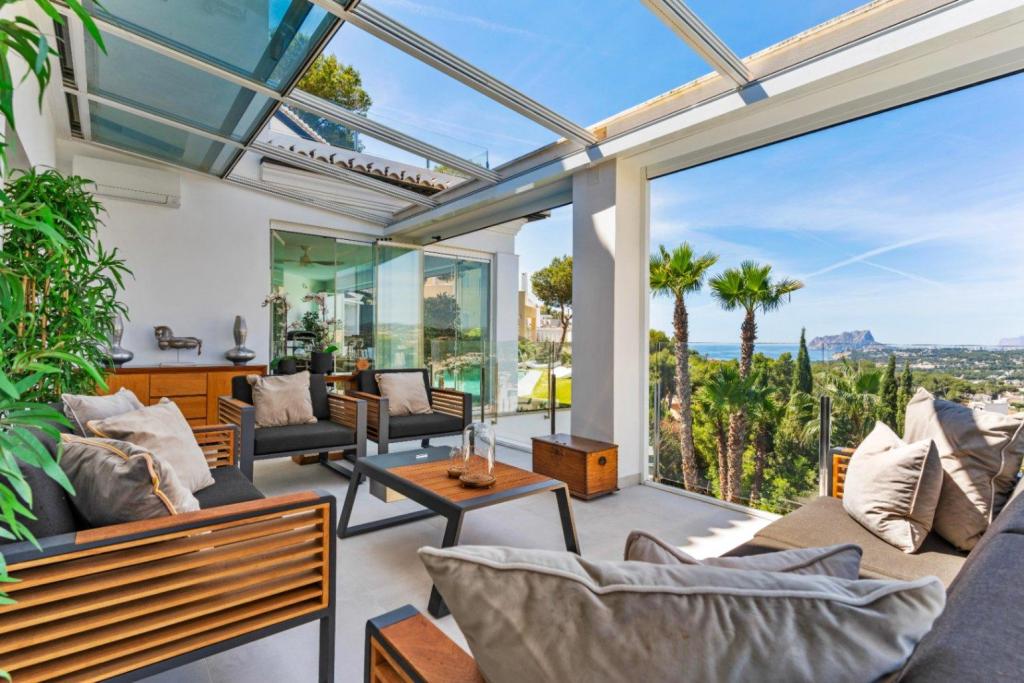 5 bed villas in Moraira
