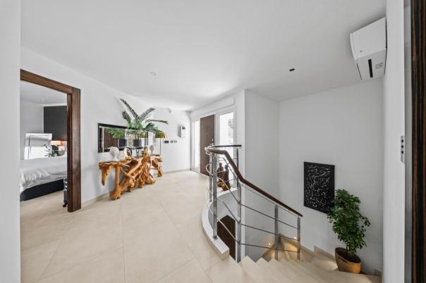 5 bed villas in Moraira