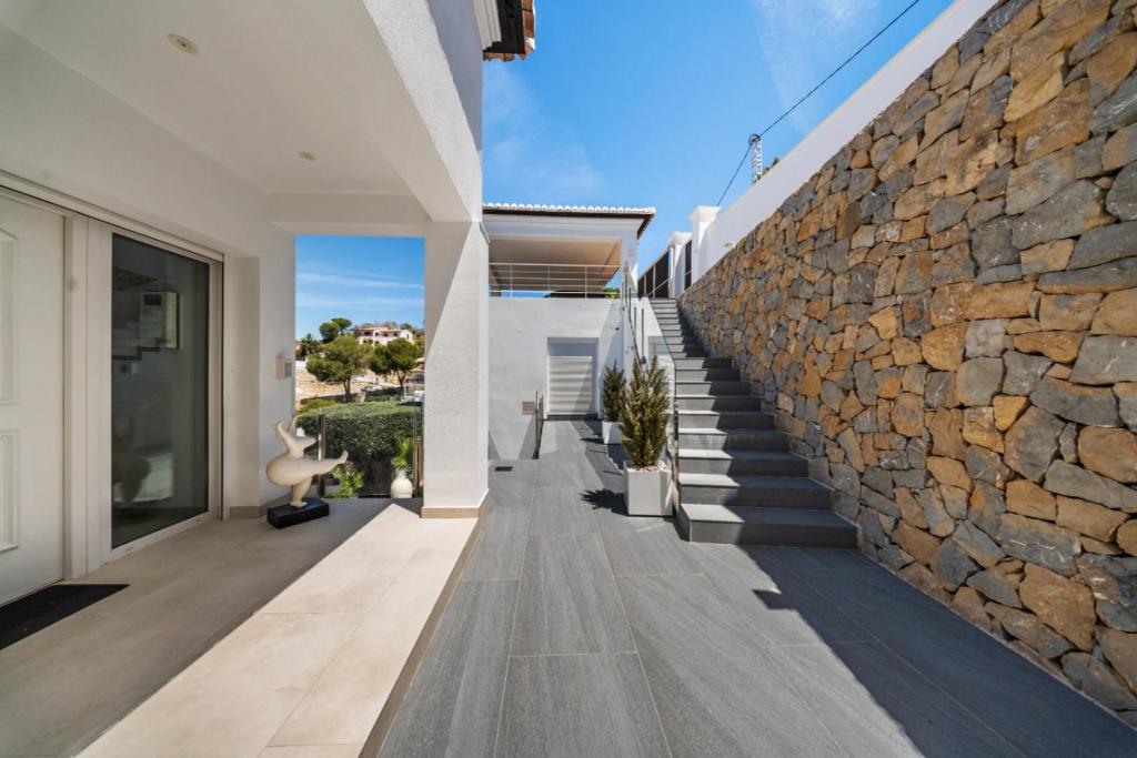 5 bed villas in Moraira