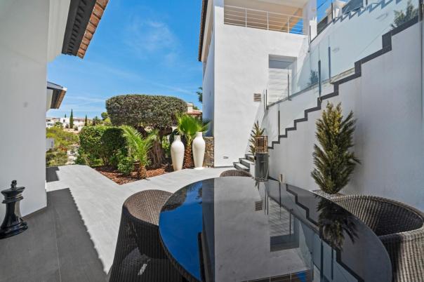 5 bed villas in Moraira