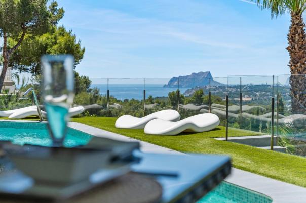 5 bed villas in Moraira