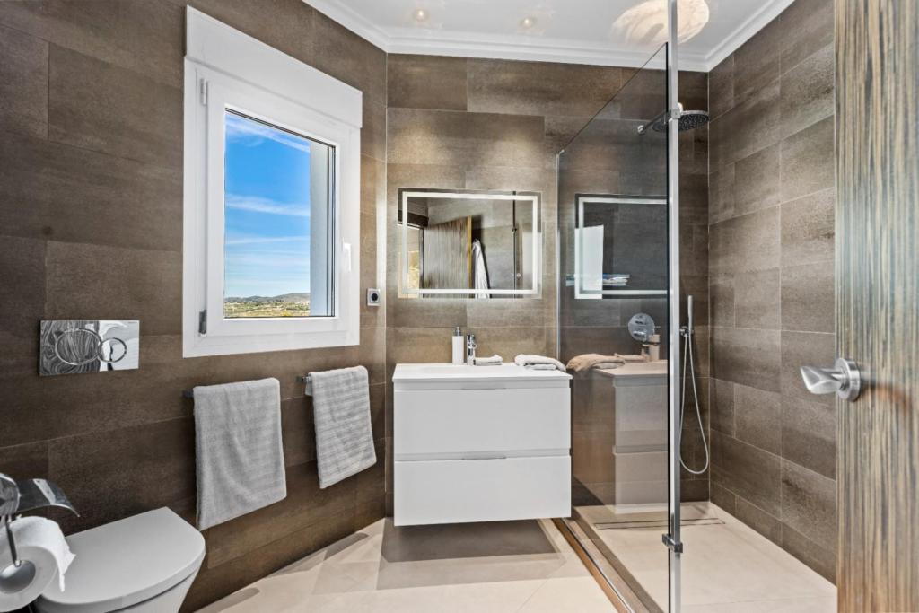5 bed villas in Moraira