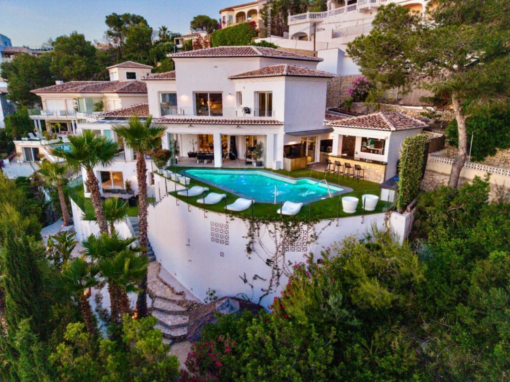 5 bed villas in Moraira