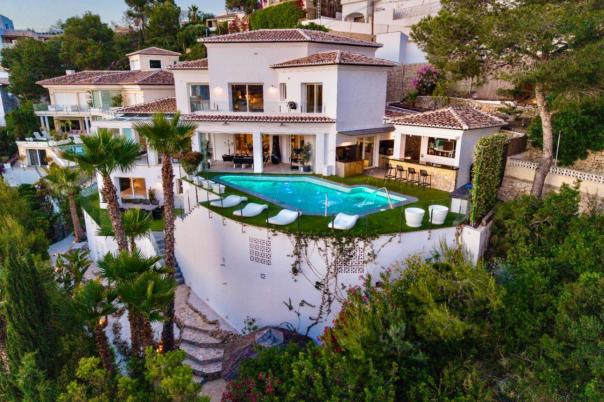 5 bed villas in Moraira