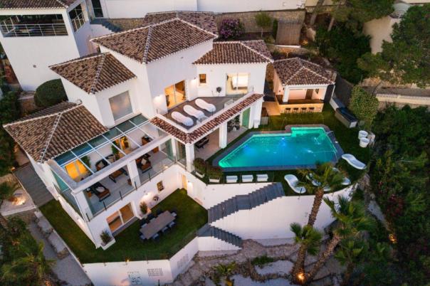 5 bed villas in Moraira