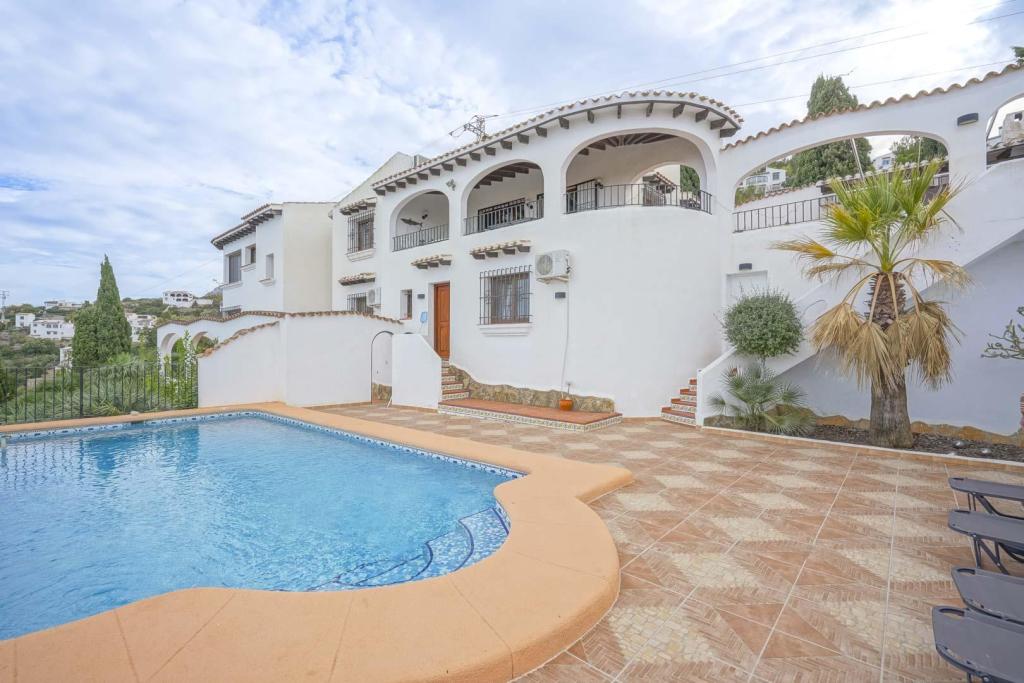 5 bed villa in Pego