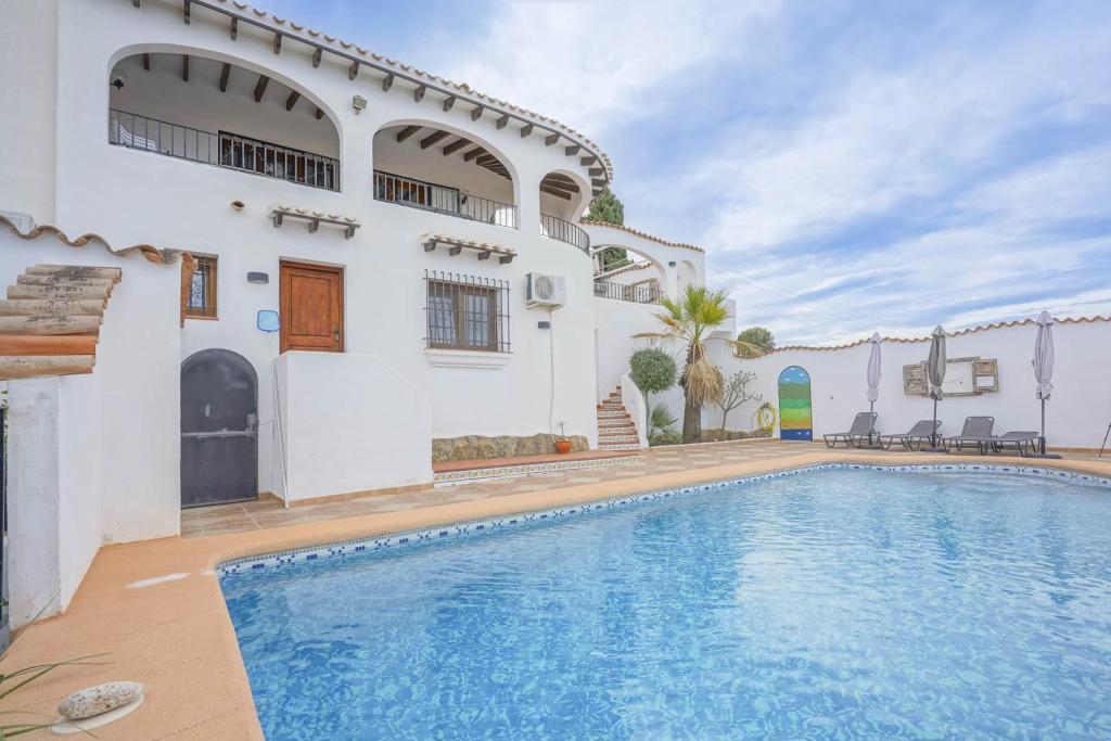 5 bed villa in Pego