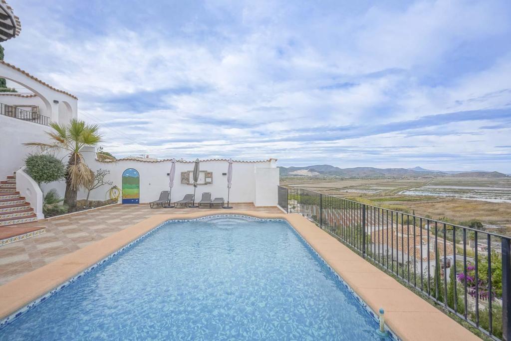 5 bed villa in Pego