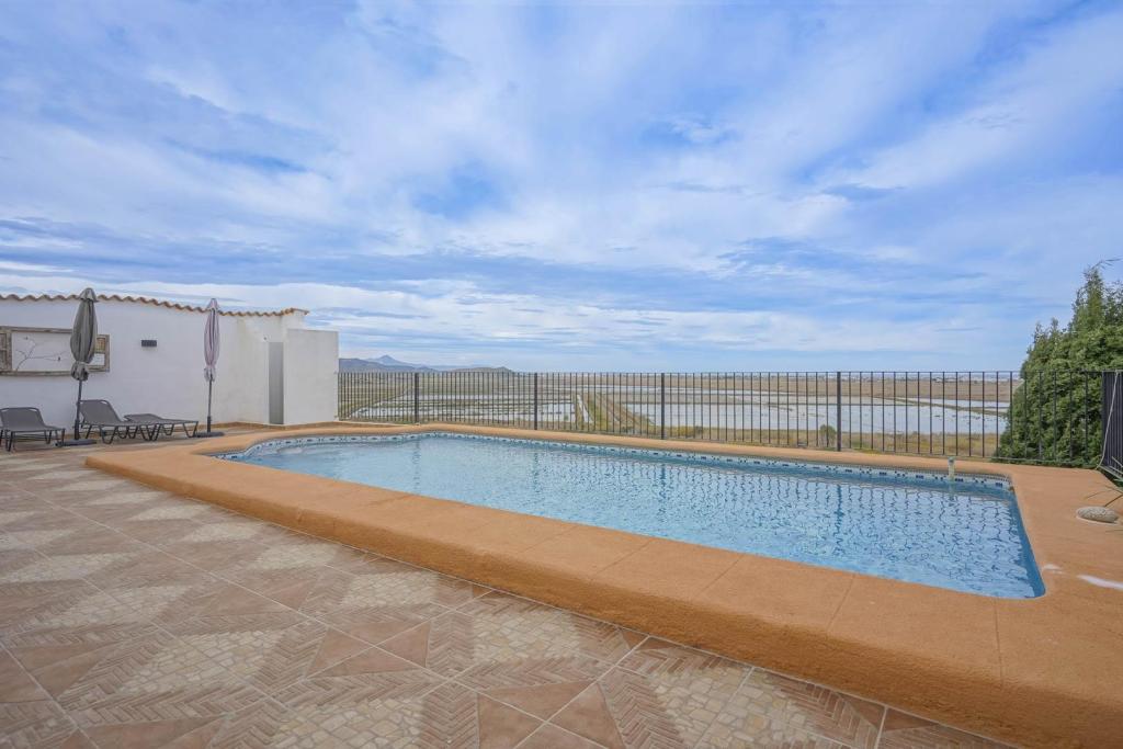 5 bed villa in Pego