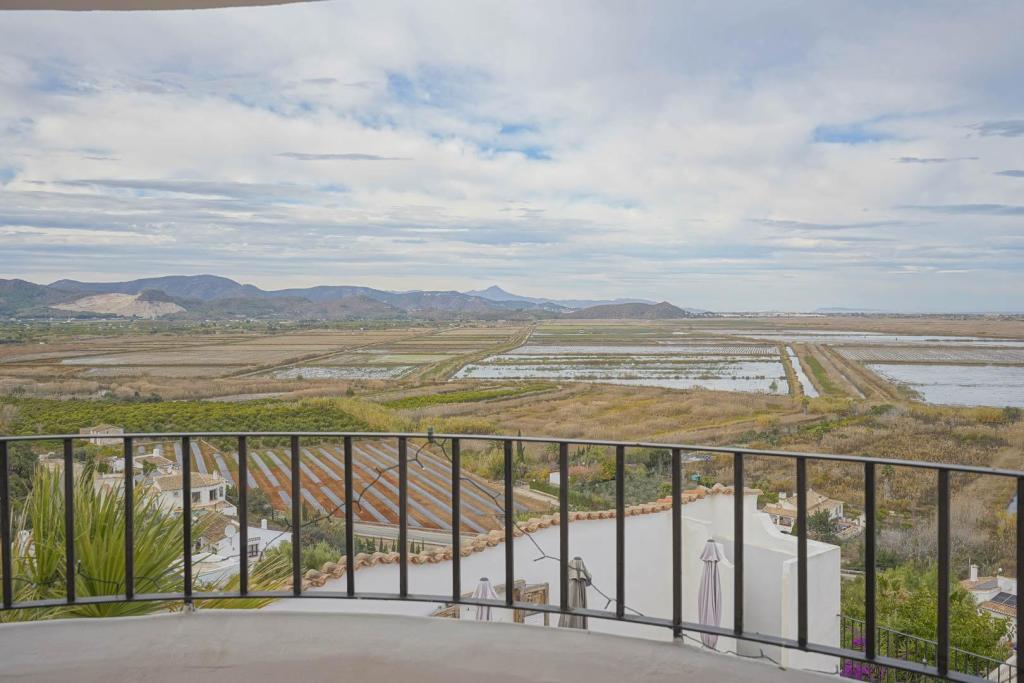 5 bed villa in Pego