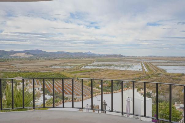 5 bed villa in Pego