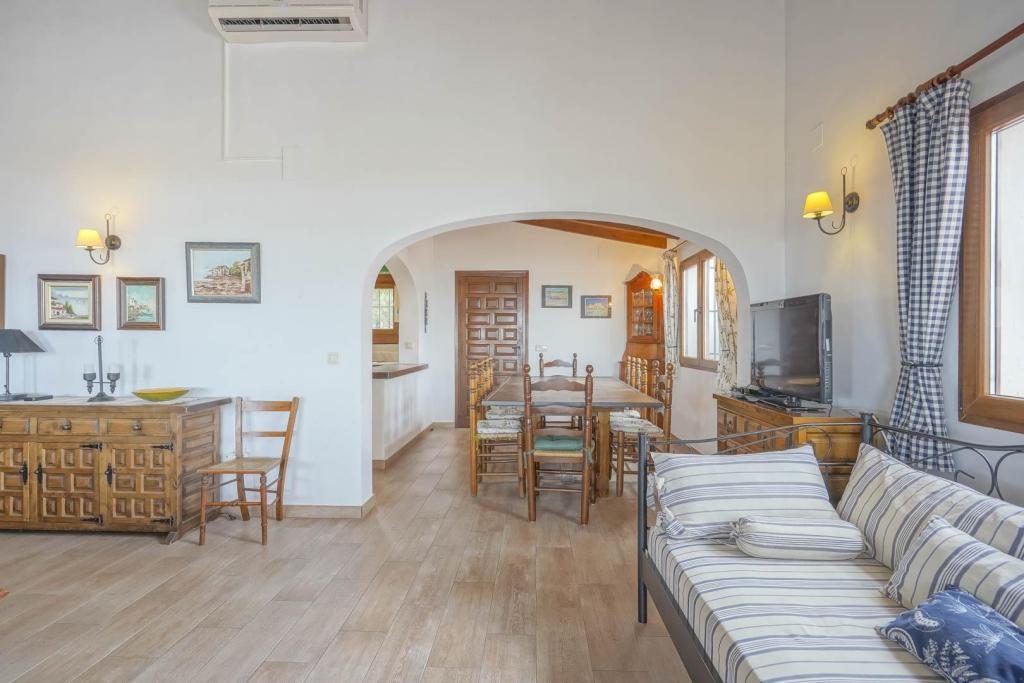 5 bed villa in Pego