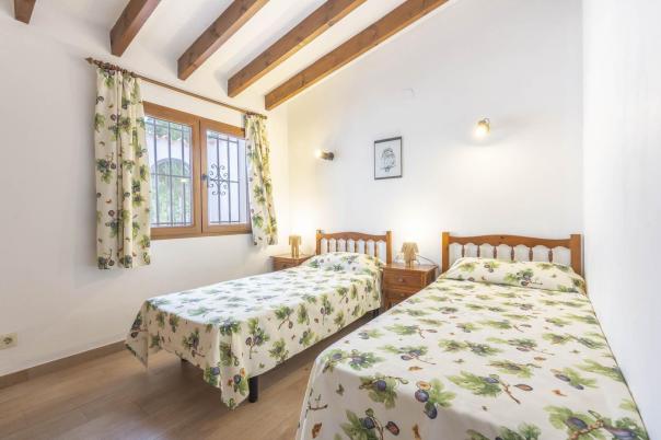 5 bed villa in Pego