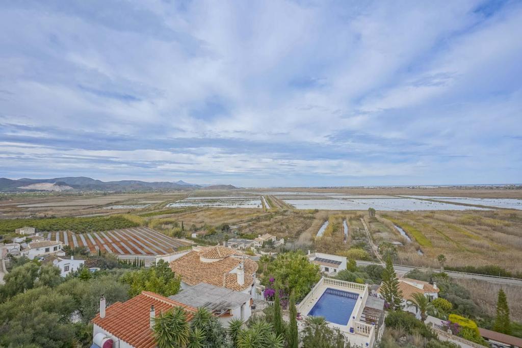 5 bed villa in Pego