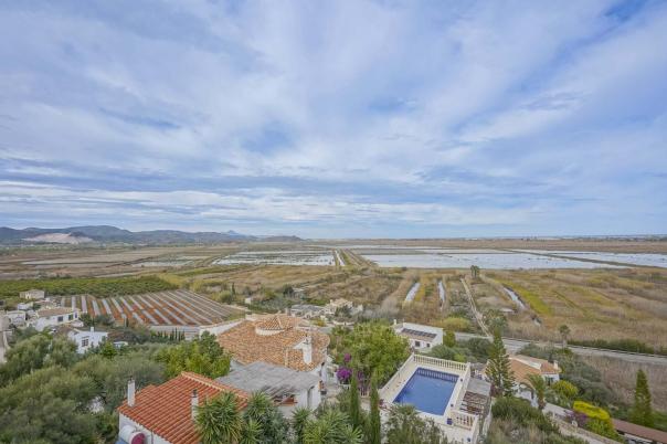 5 bed villa in Pego