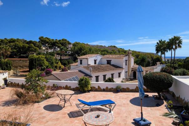 2 bed semi detached villa in Moraira