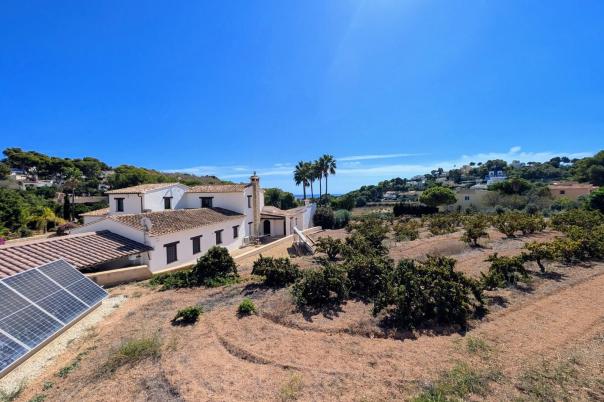 2 bed semi detached villa in Moraira
