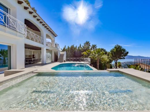 9 bed villa in Altea