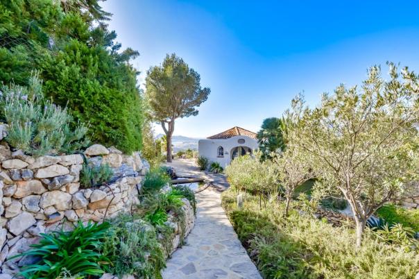 9 bed villa in Altea