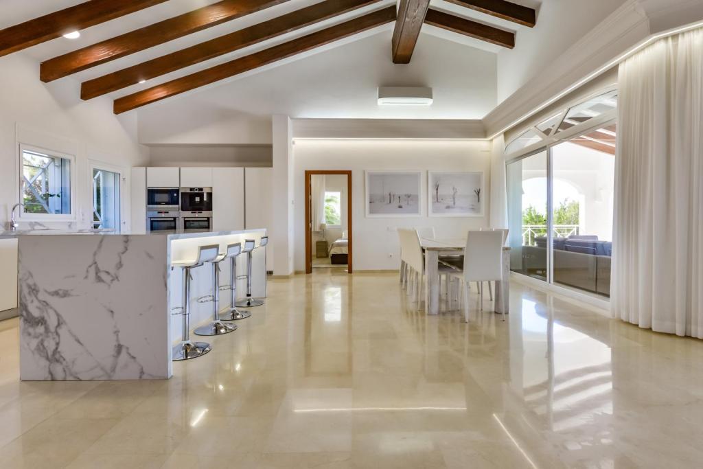 9 bed villa in Altea