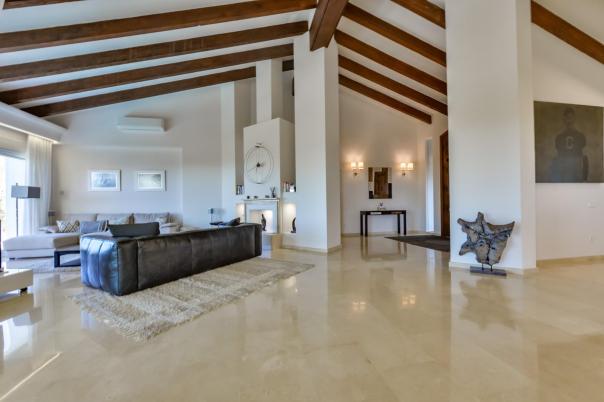 9 bed villa in Altea
