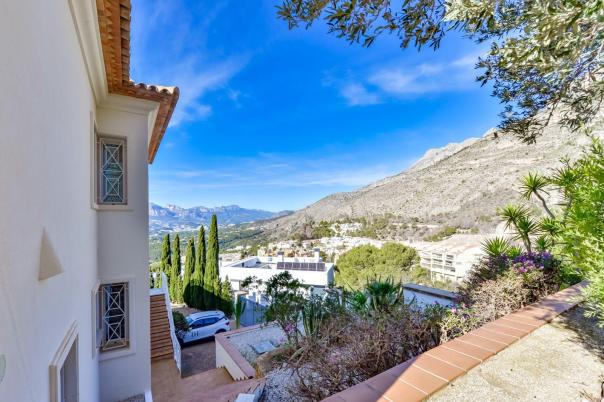 9 bed villa in Altea