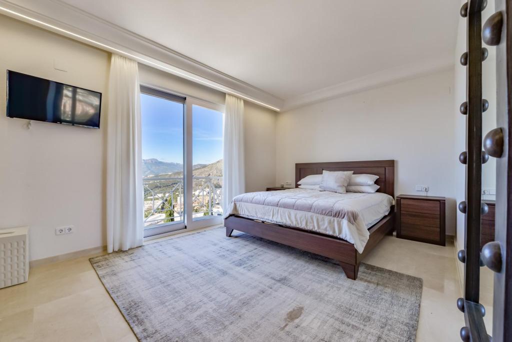 9 bed villa in Altea