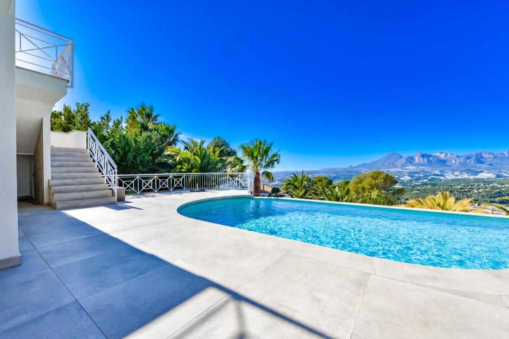 9 bed villa in Altea