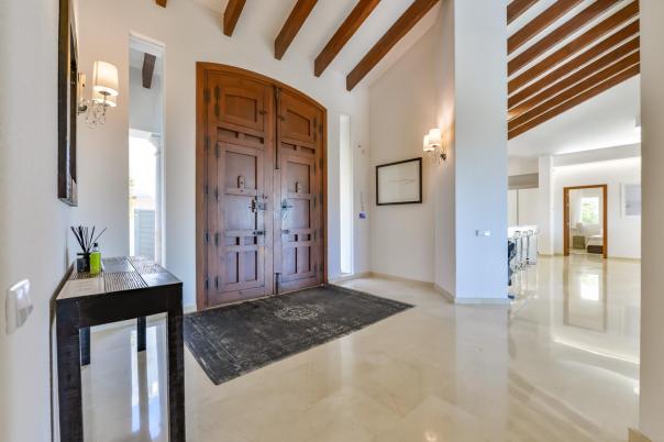 9 bed villa in Altea