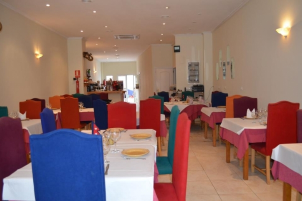 Everest Tandoori - Indian / Nepali Restaurant