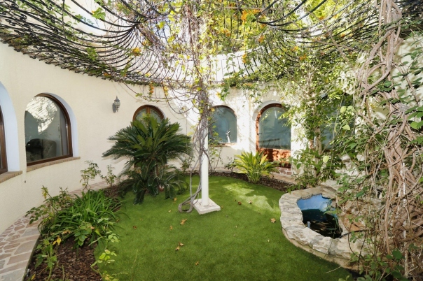 4 bed villa in Altea