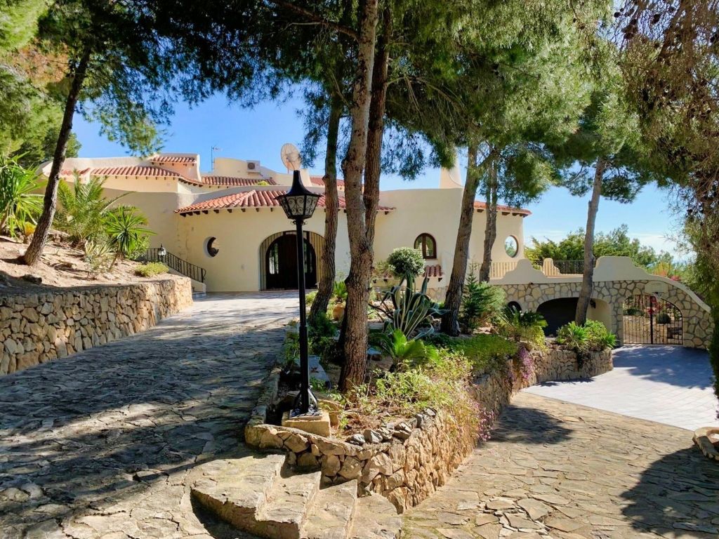 4 bed villa in Altea