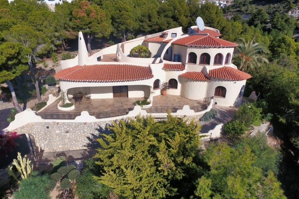 4 bed villa in Altea