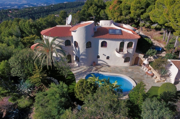 4 bed villa in Altea