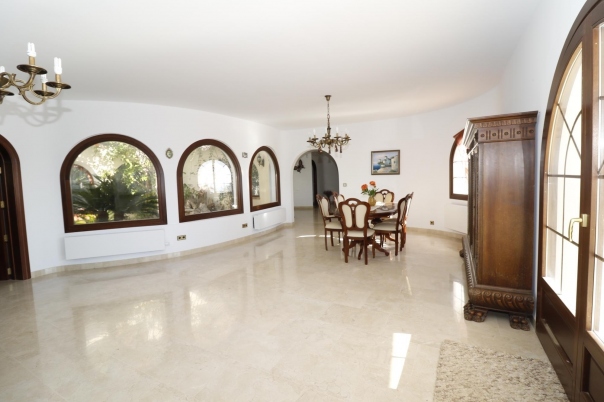 4 bed villa in Altea