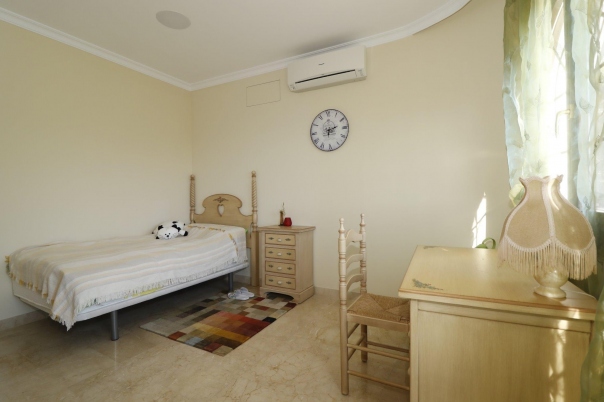 4 bed villa in Altea