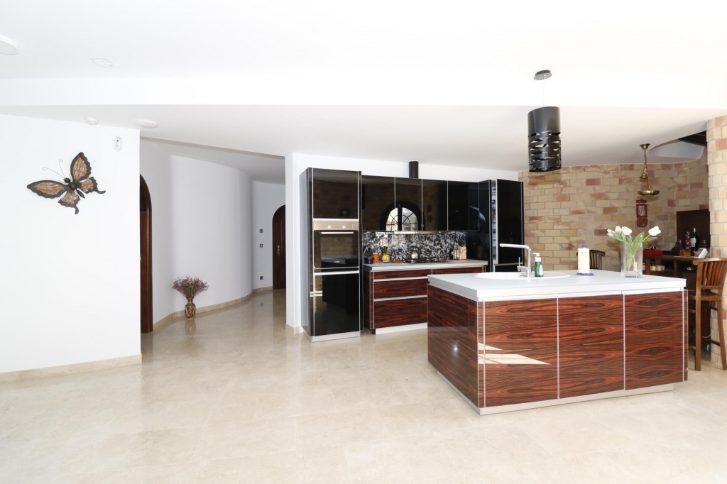 4 bed villa in Altea
