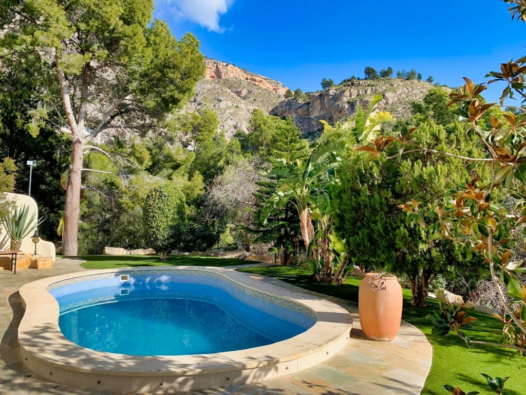 4 bed villa in Altea
