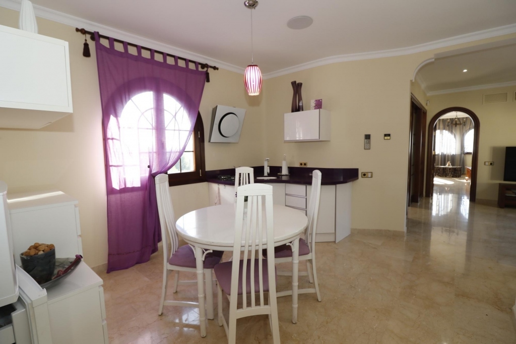 4 bed villa in Altea