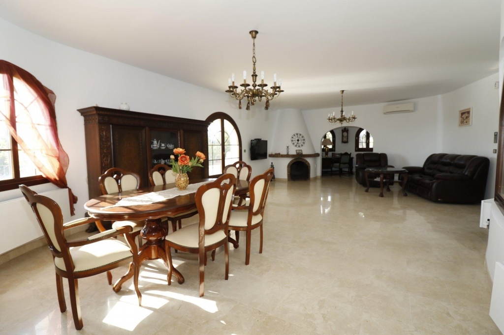 4 bed villa in Altea