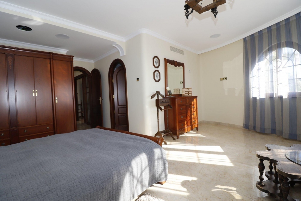 4 bed villa in Altea