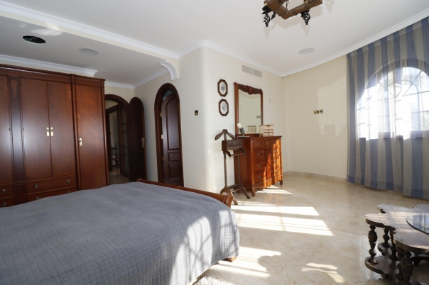 4 bed villa in Altea