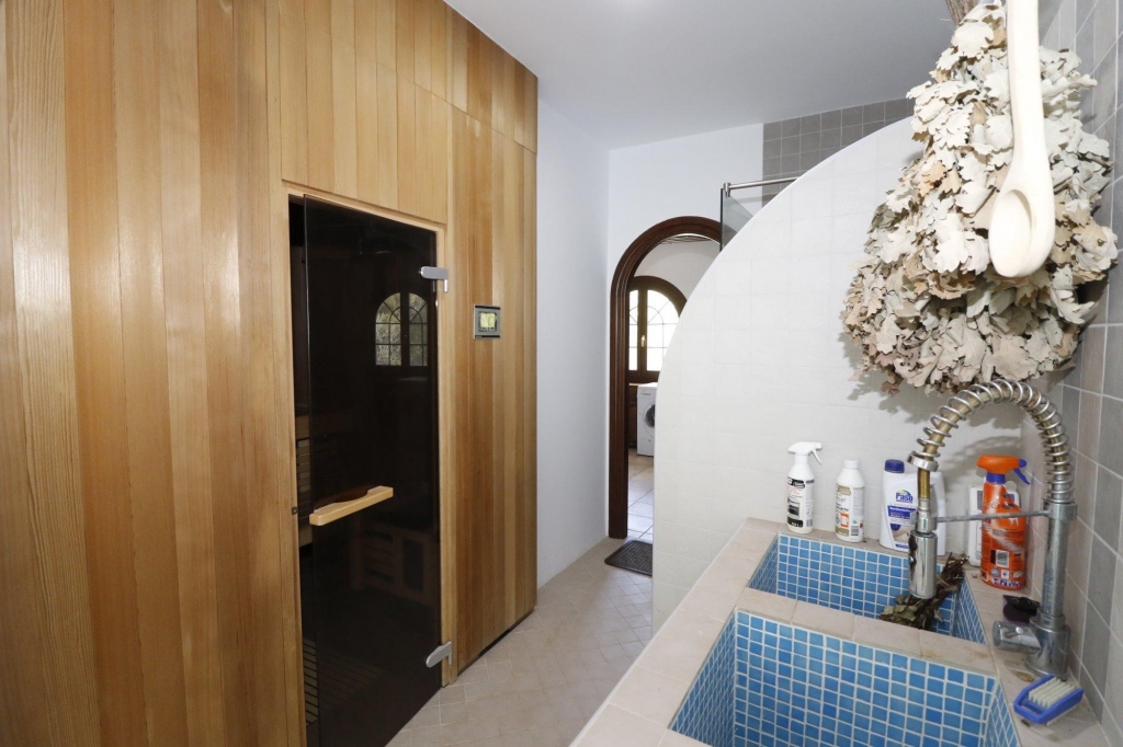 4 bed villa in Altea