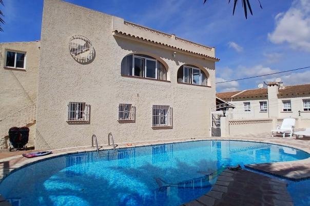 9 bed villa in Alfàs del Pi (l')