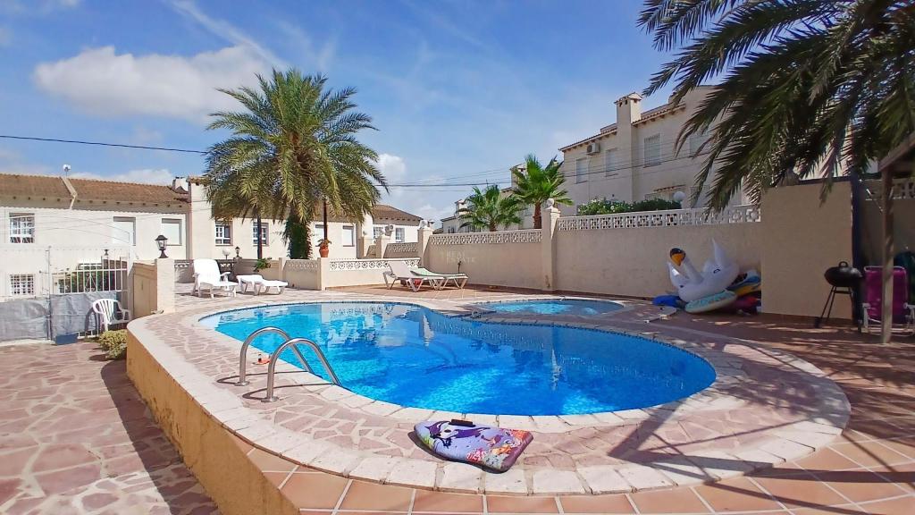 9 bed villa in Alfàs del Pi (l')