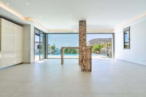 6 bed villas in Calpe