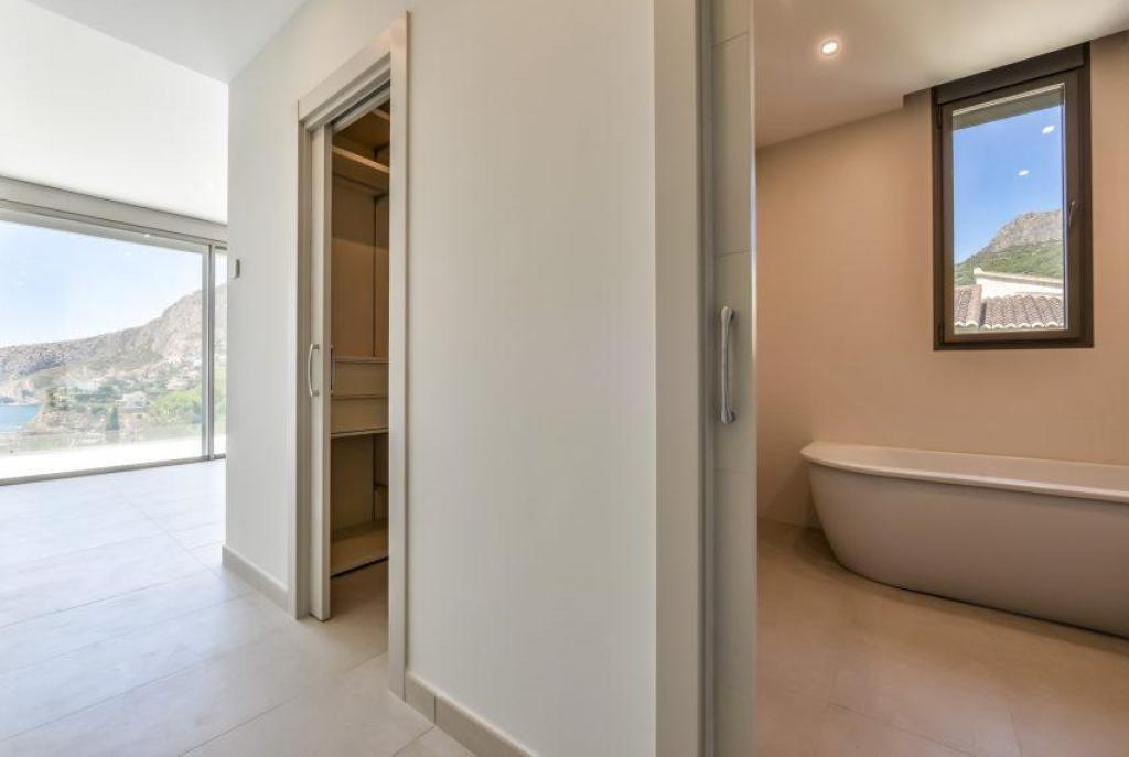 6 bed villas in Calpe