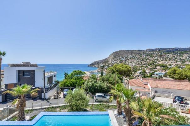 6 bed villas in Calpe
