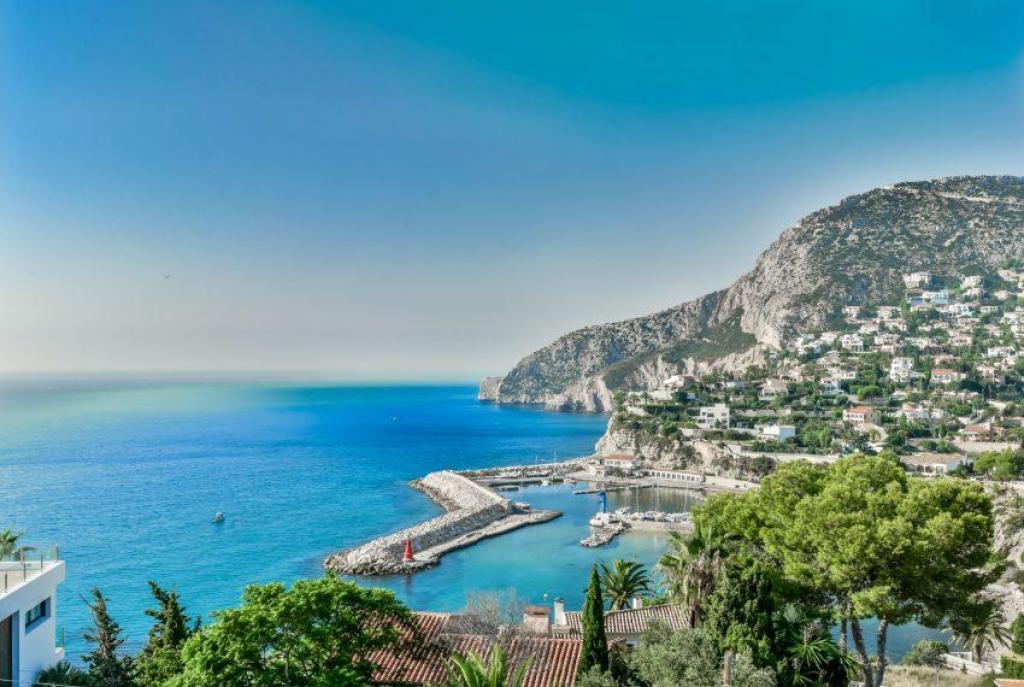 6 bed villas in Calpe