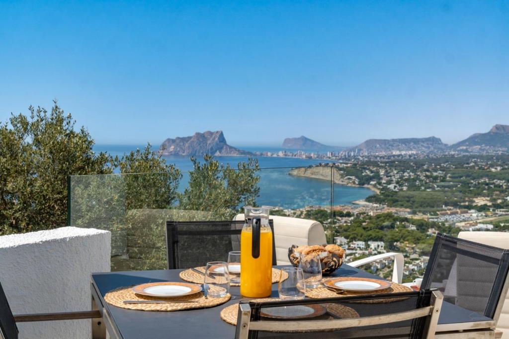 4 bed villas in Moraira